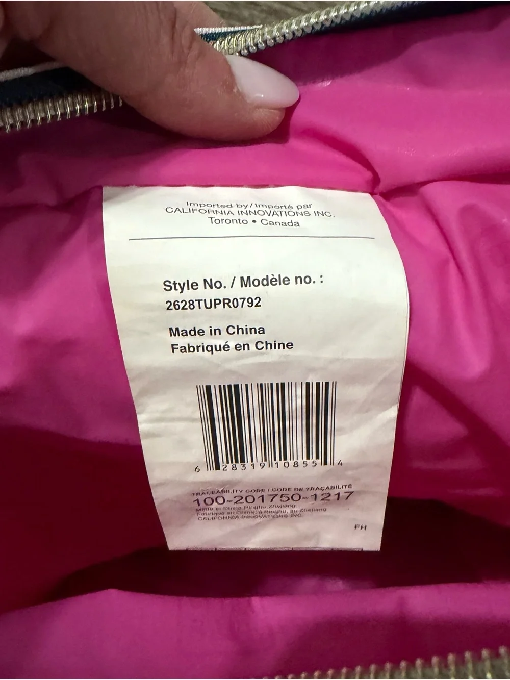 NWOT Darby Lee Striped Pink & White Cooler Tote Bag w/ Navy Accents. Zip Closure